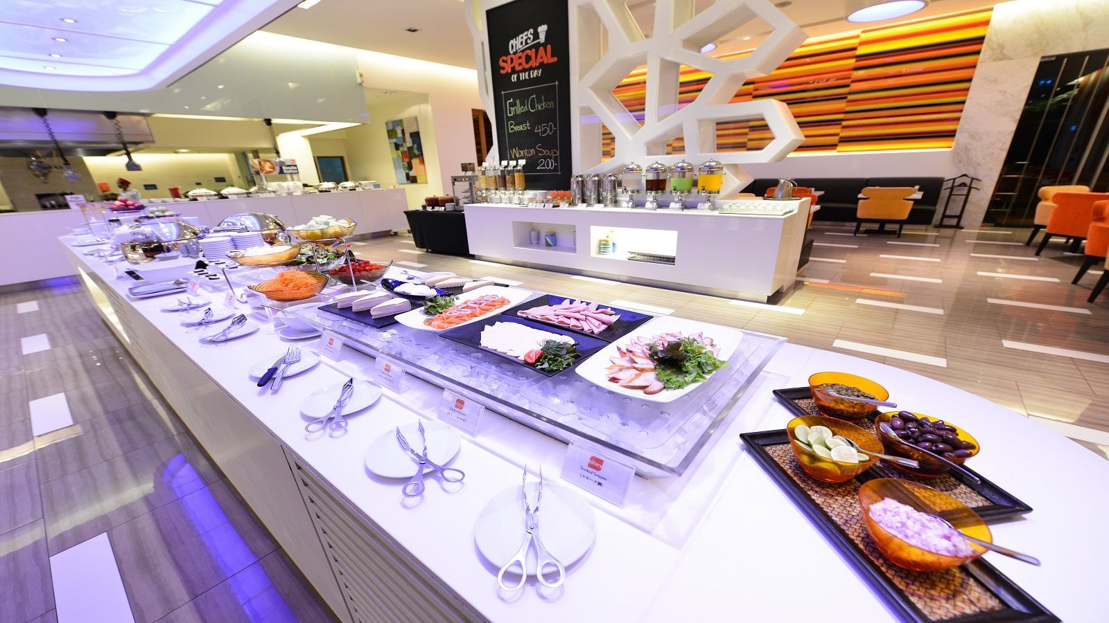 โฟร์พอยต์ บาย เชอราตัน กรุงเทพ สุขุมวิท 15 โรงแรม 4*