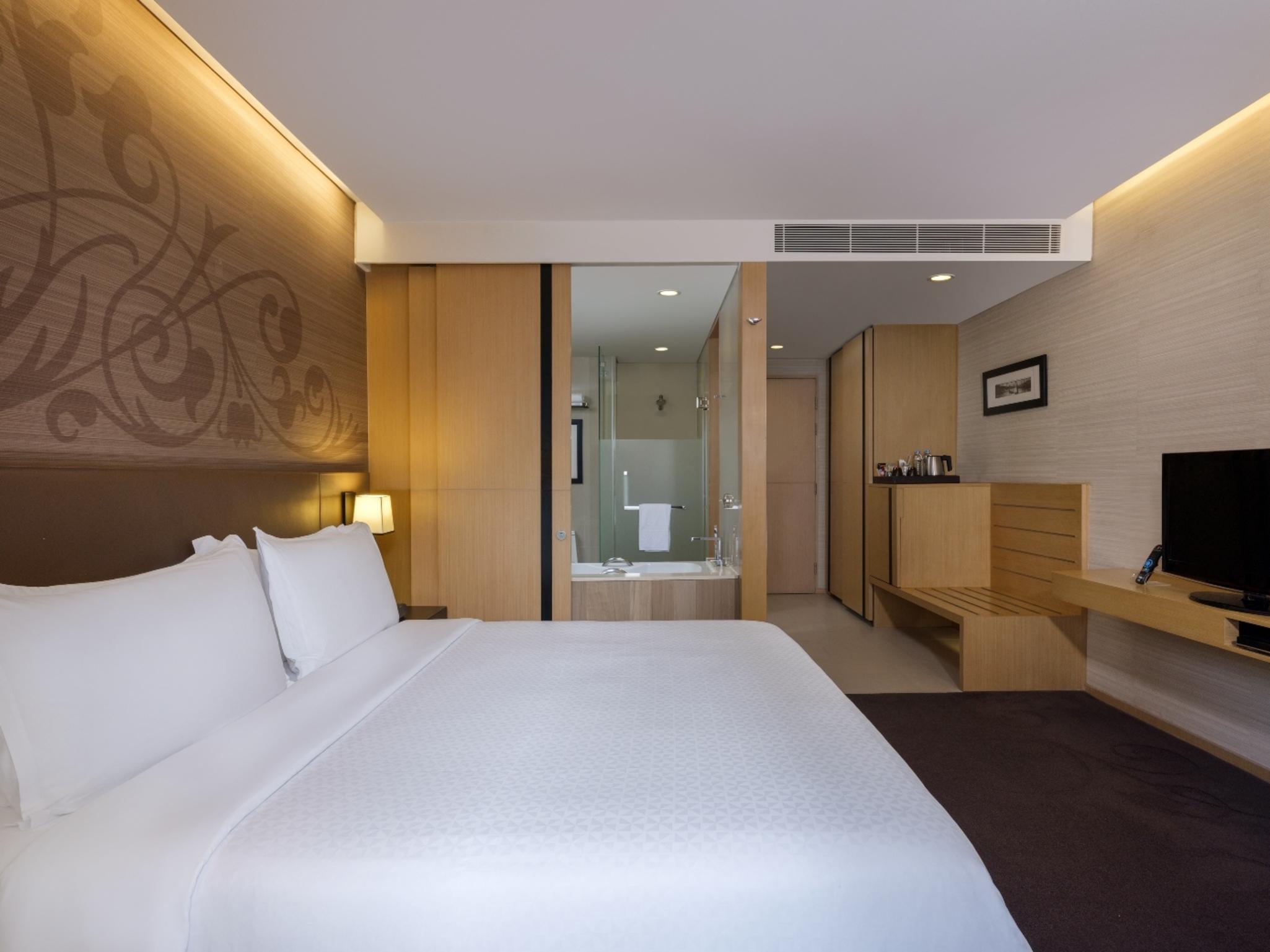 होटल Four Points By Sheraton Bangkok, Sukhumvit 15 4*
